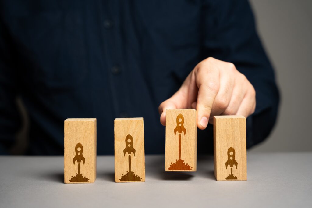 Returns and Fulfillment 2 Choose a promising startup for investment.